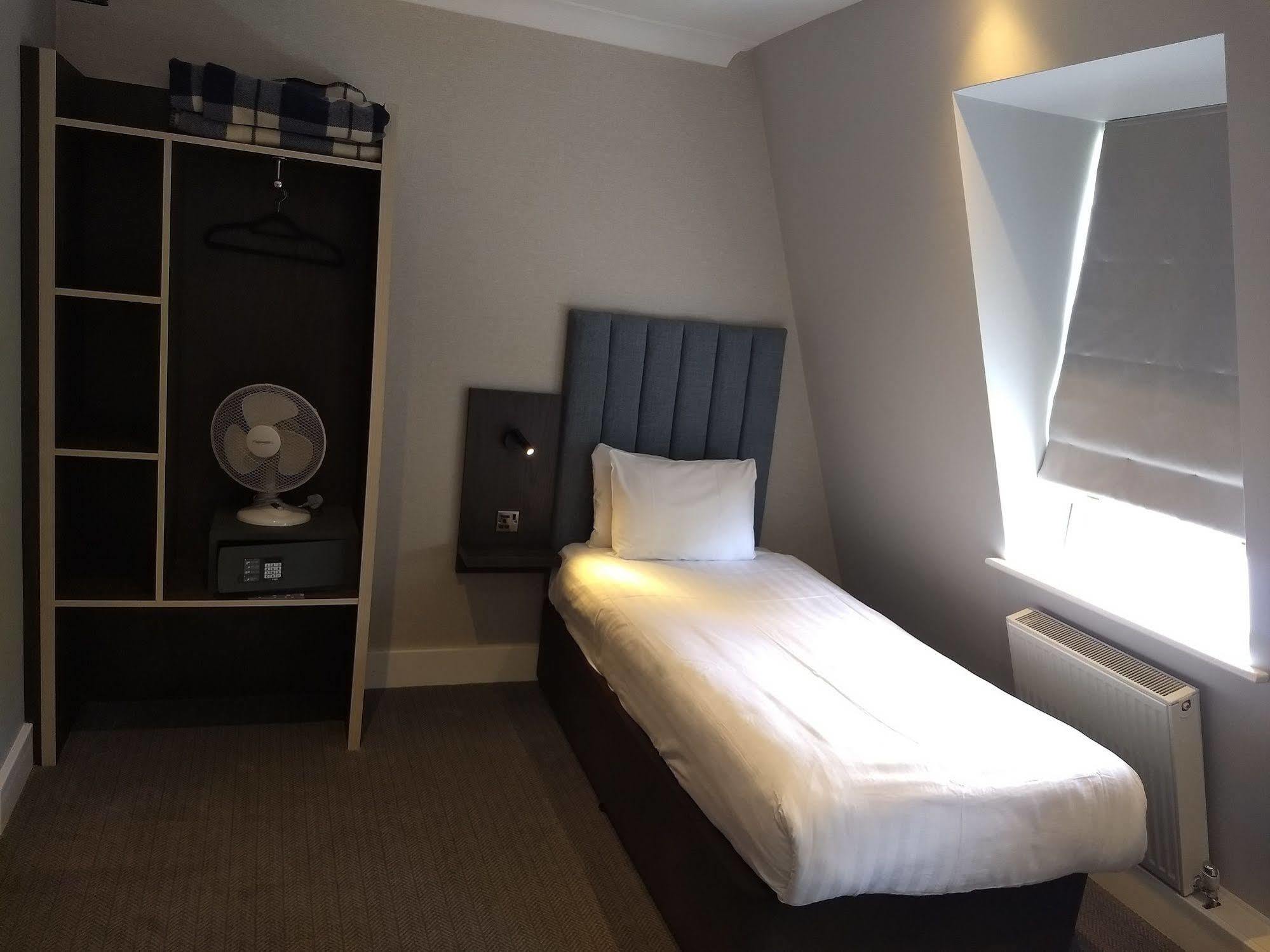 Garden Court Hotel Лондон Экстерьер фото